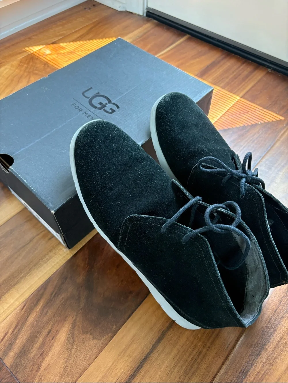 UGG Men's Chukka Boots Bundle Size 9 - Navy (Like New) & Black (Flawed) w/boxes